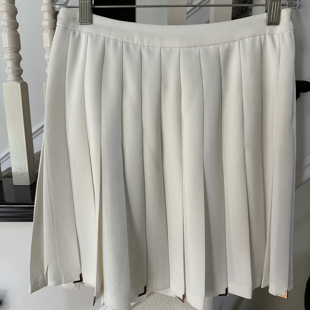 Zara Cream Pleated  Mini Skirt for Casual Wear Size 2